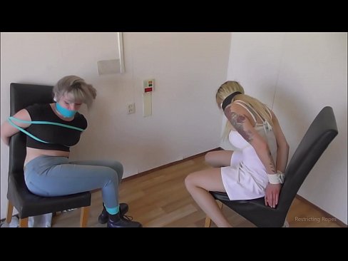 ❤️ Dipendente / legato e imbavagliato / damigella in pericolo Porno fatto in casaal it.yespornpics.ru ❤️
